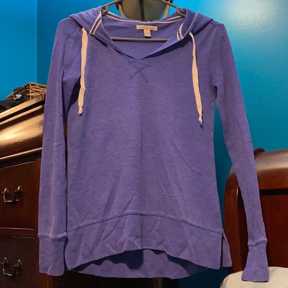 American Eagle- Lightweight long sleeve hoodie